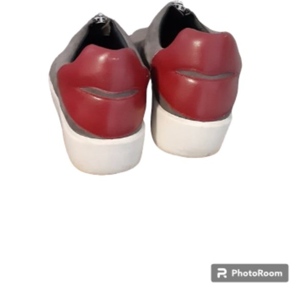ALICE + OLIVIA Laney Gray Suede Platform Sneakers w/top Zipper & Red Lips - Picture 1 of 7